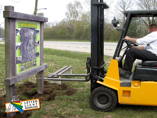 Informatiebord plaatsen